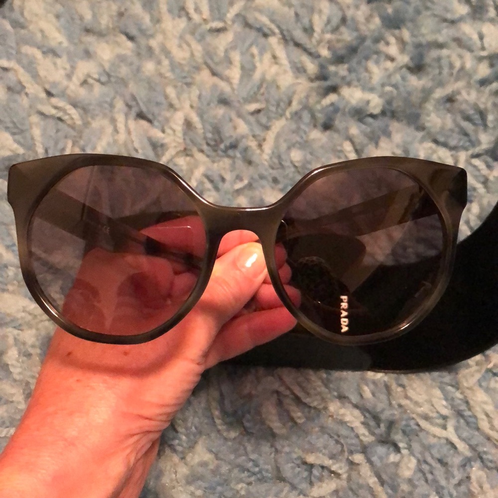 NWOT Prada sunglasses - Picture 3 of 6